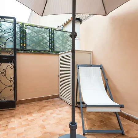 Appartement Quiet Pied A Terre With Terrace In Borgo Pio à Rome Extérieur photo