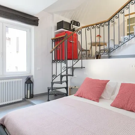 Appartement Quiet Pied A Terre With Terrace In Borgo Pio à Rome Extérieur photo