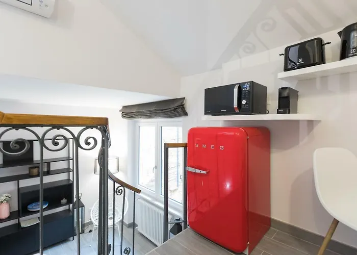 Quiet Pied A Terre With Terrace In Borgo Pio