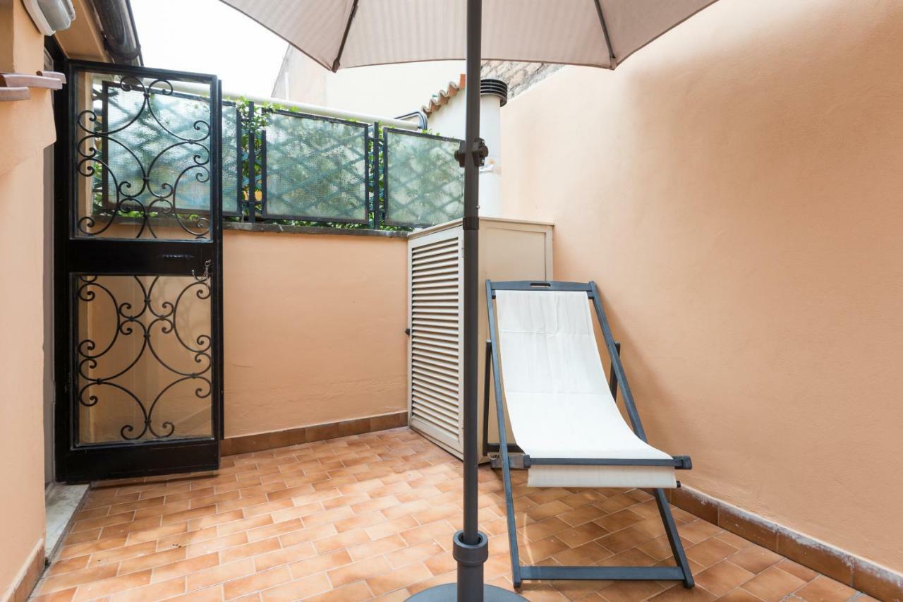 Appartement Quiet Pied A Terre With Terrace In Borgo Pio Rome